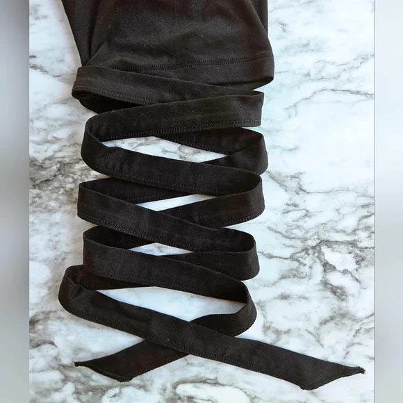 Pink Victoria's Secret Black Cropped Yoga Leggings - Picture 5 of 7